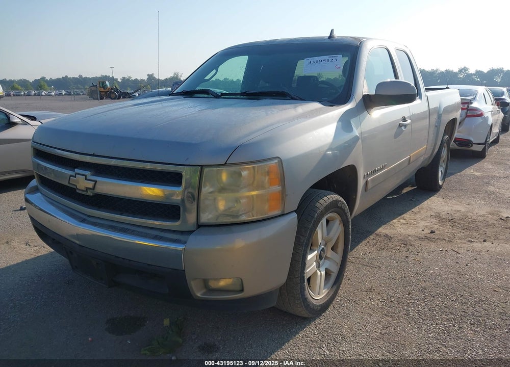 2008 CHEVROLET SILVERADO 1500 LT1 VIN: 2GCEC19J881276618