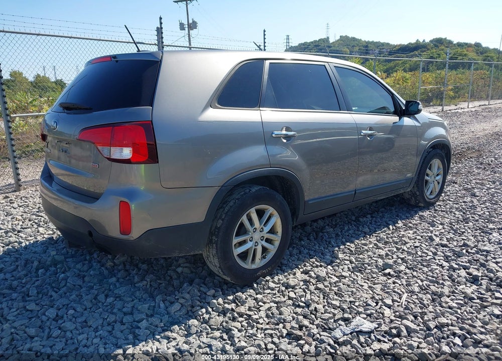 2014 KIA SORENTO LX VIN: 5XYKTCA61EG540463