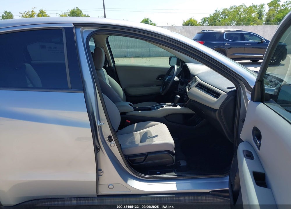 2018 HONDA HR-V LX VIN: 3CZRU5H3XJG703913