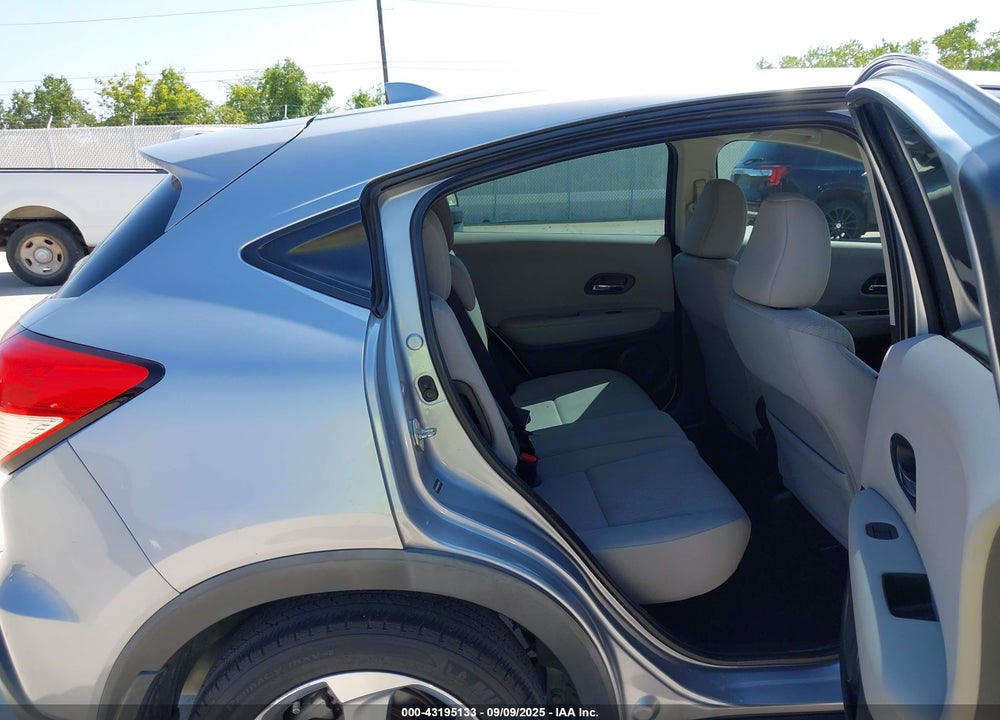 2018 HONDA HR-V LX VIN: 3CZRU5H3XJG703913