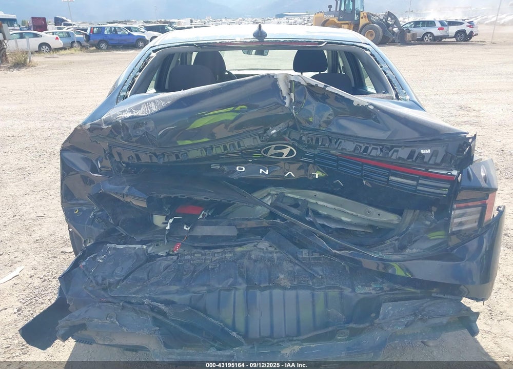 2025 HYUNDAI SONATA VIN: KMHL64JA2SA440658