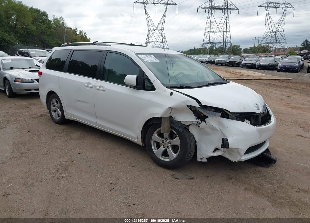 2011 TOYOTA SIENNA LE V6 VIN: 5TDKK3DC1BS019004