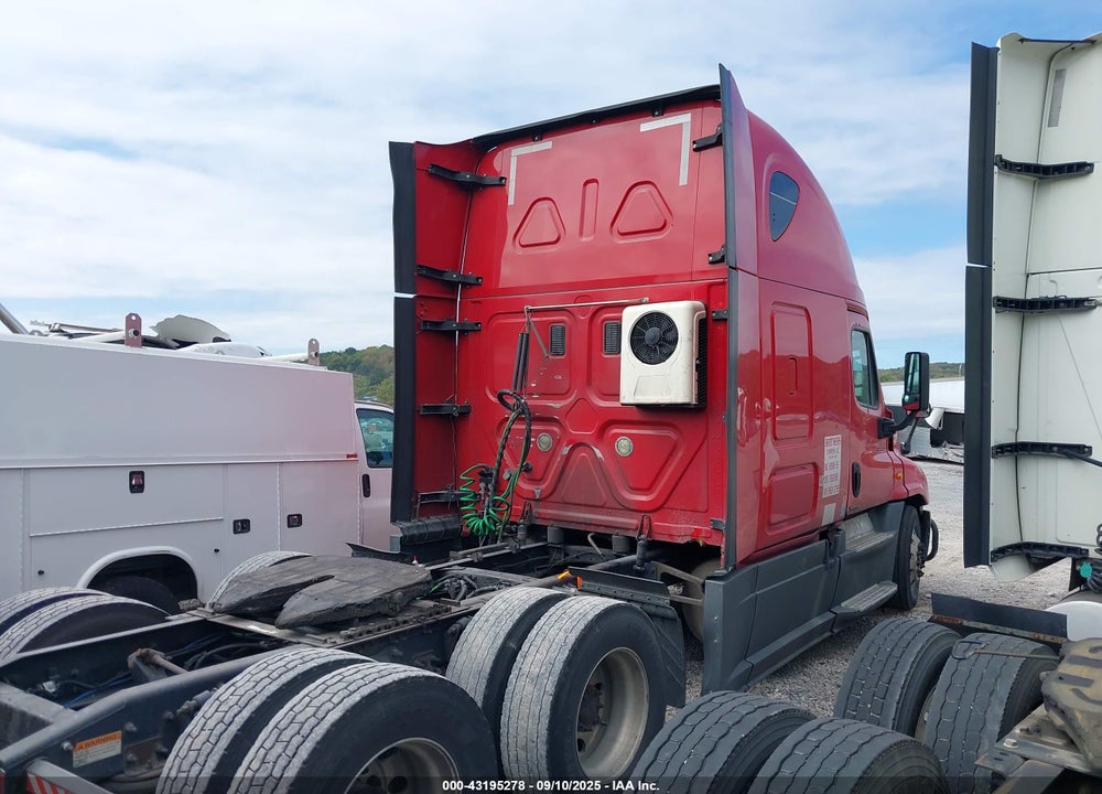 2015 FREIGHTLINER CASCADIA 125 VIN: 3AKJGLD5XFSGB3799