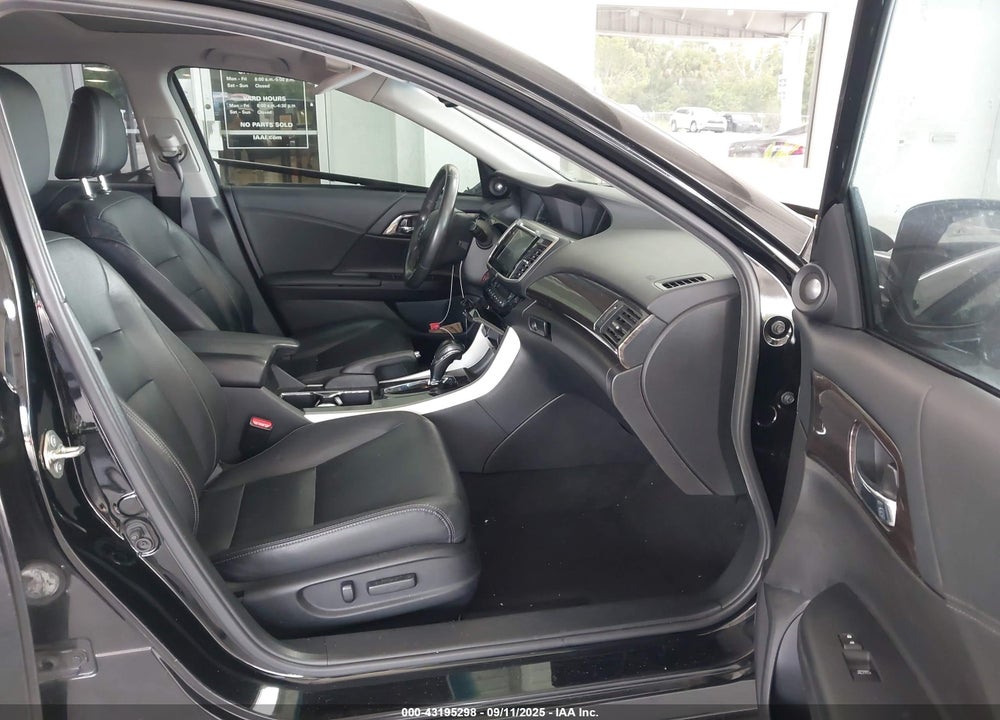 2016 HONDA ACCORD VIN: 1HGCR3F86GA033348