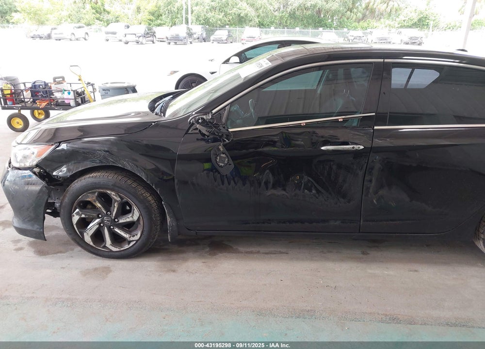 2016 HONDA ACCORD VIN: 1HGCR3F86GA033348