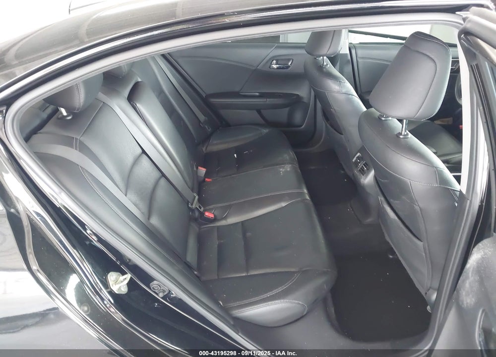 2016 HONDA ACCORD VIN: 1HGCR3F86GA033348