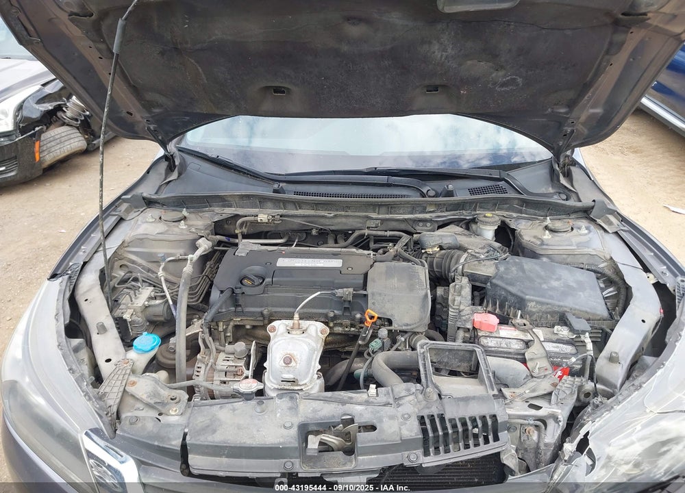 2015 HONDA ACCORD VIN: 1HGCR2F31FA200714