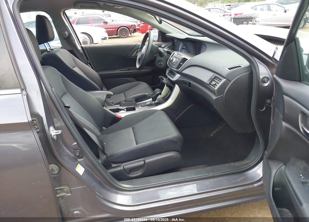 2015 HONDA ACCORD VIN: 1HGCR2F31FA200714
