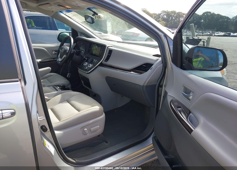 2016 TOYOTA SIENNA XLE 8 PASSENGER VIN: 5TDYK3DC6GS725712