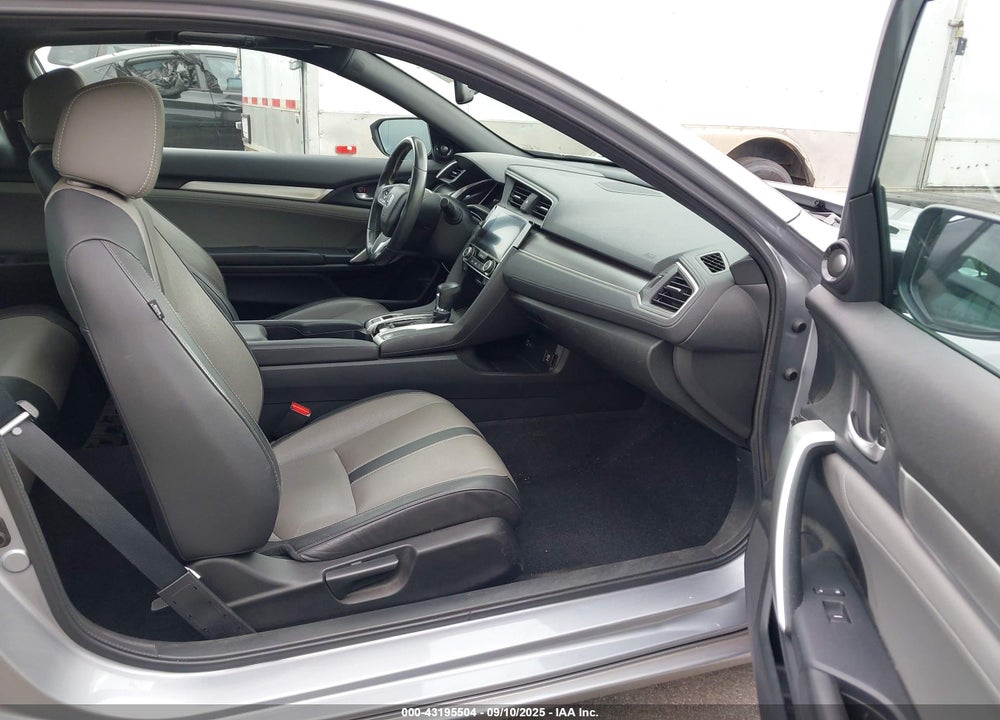2016 HONDA CIVIC VIN: 2HGFC3B7XGH354015