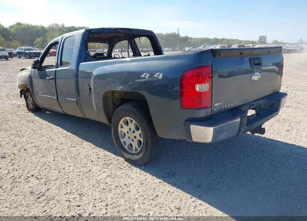 2008 CHEVROLET SILVERADO 1500 LT1 VIN: 2GCEK190181197155