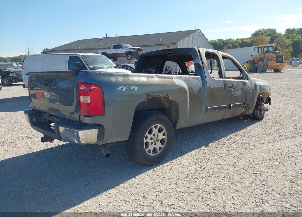 2008 CHEVROLET SILVERADO 1500 LT1 VIN: 2GCEK190181197155