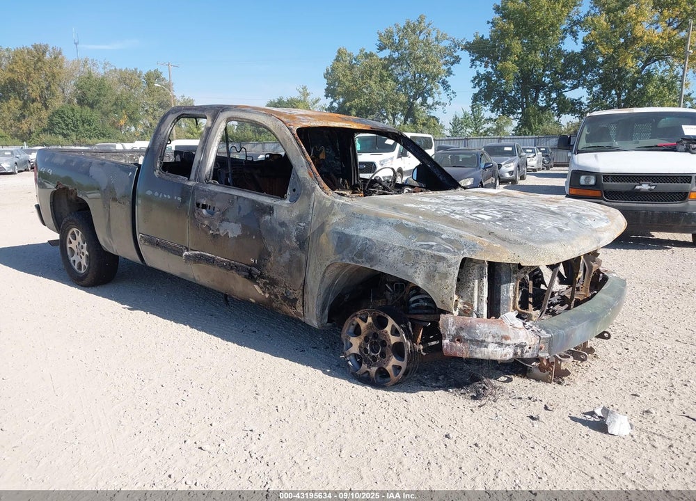 2008 CHEVROLET SILVERADO 1500 LT1 VIN: 2GCEK190181197155