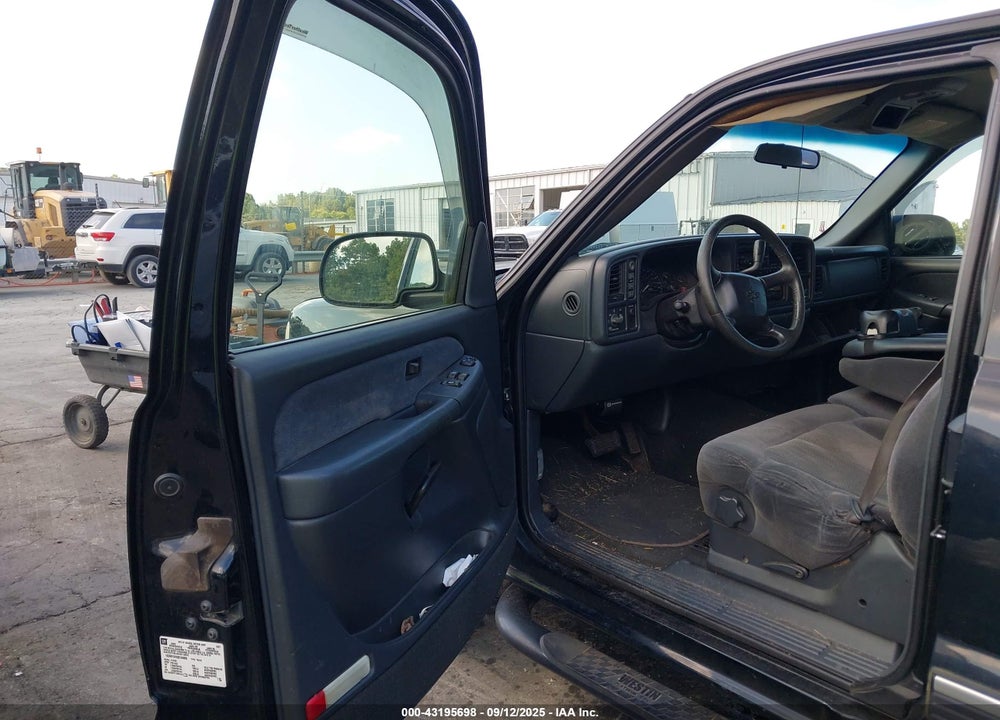 2002 CHEVROLET SILVERADO 1500 LS VIN: 1GCEK19V02E184883
