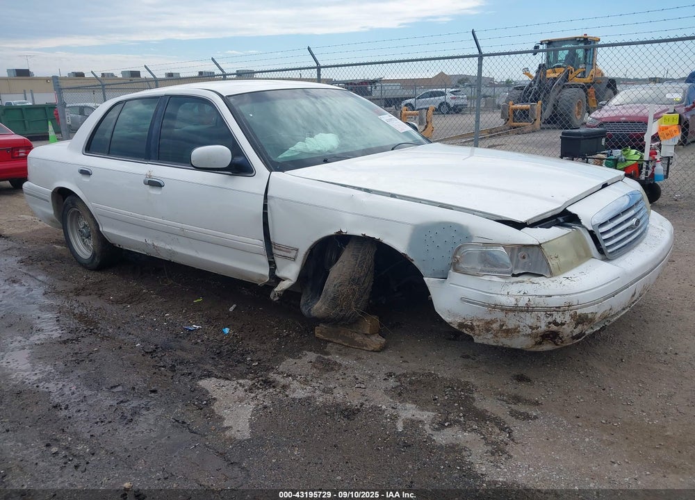 2000 FORD CROWN VICTORIA LX VIN: 2FAFP74W7YX154625
