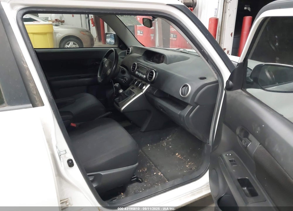 2009 SCION XB VIN: JTLKE50E591086002