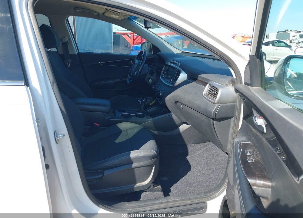2018 KIA SORENTO 2.4L LX VIN: 5XYPG4A37JG349064
