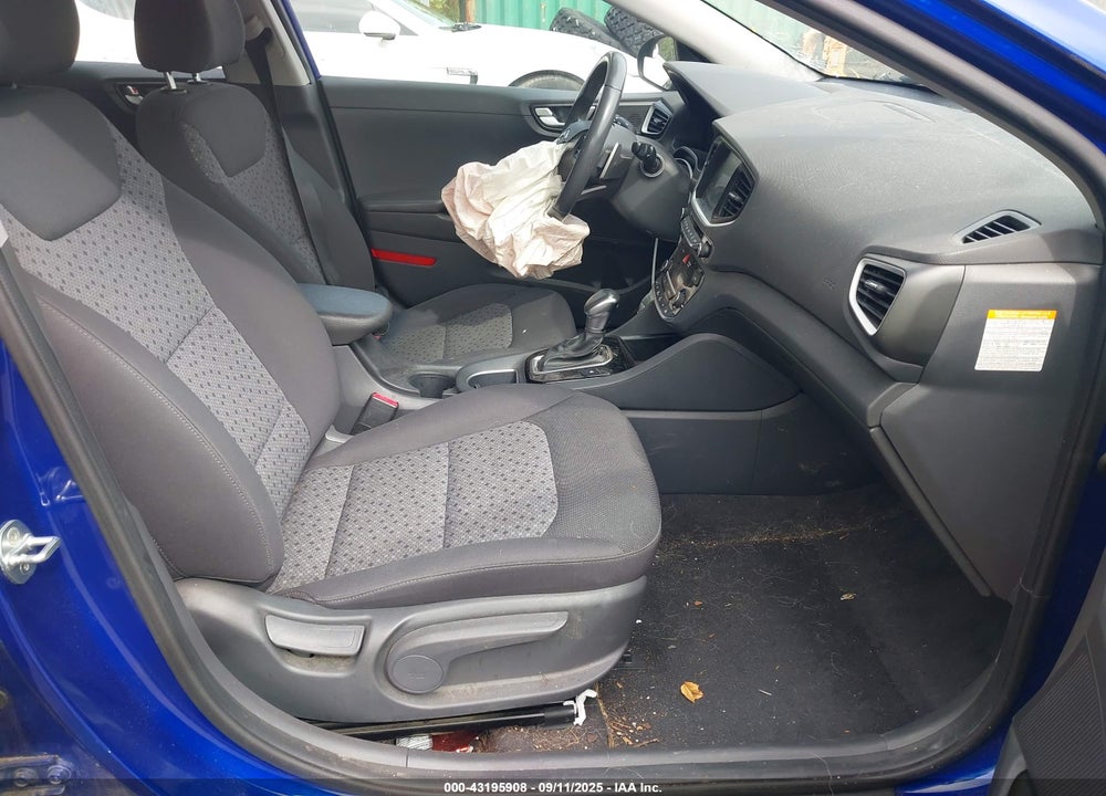 2019 HYUNDAI IONIQ HYBRID VIN: KMHC65LD3KU168875