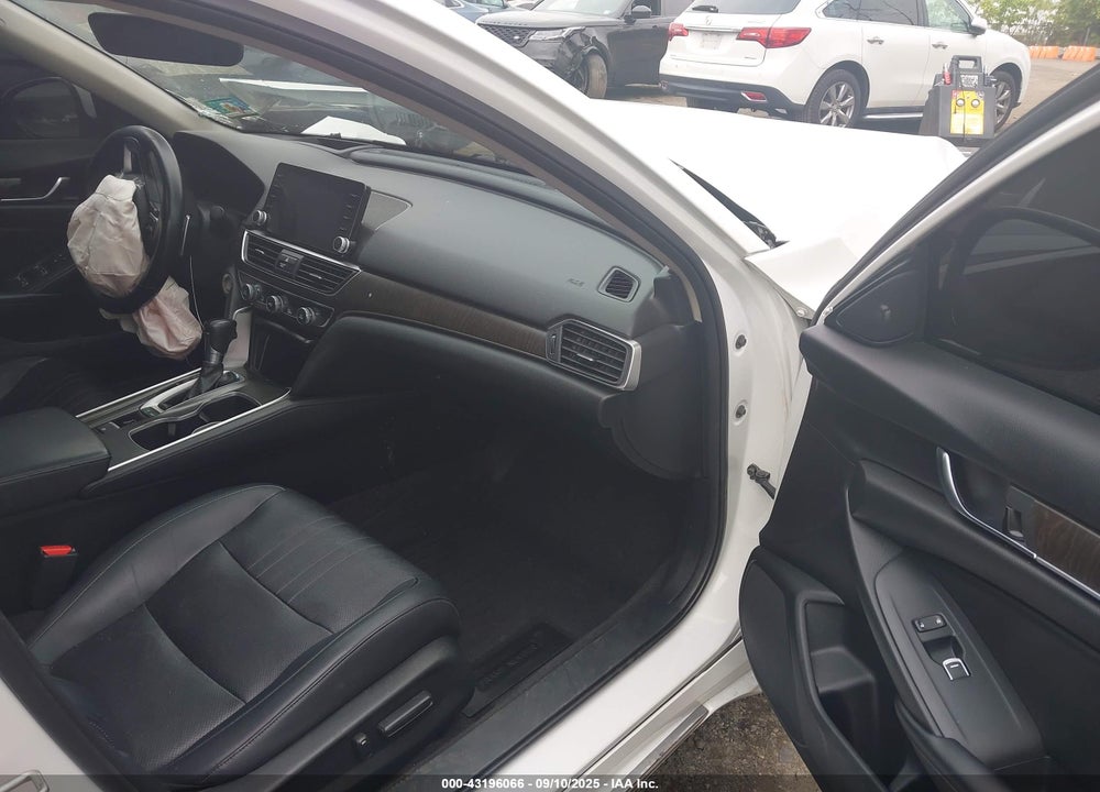 2018 HONDA ACCORD TOURING VIN: 1HGCV1F95JA029730