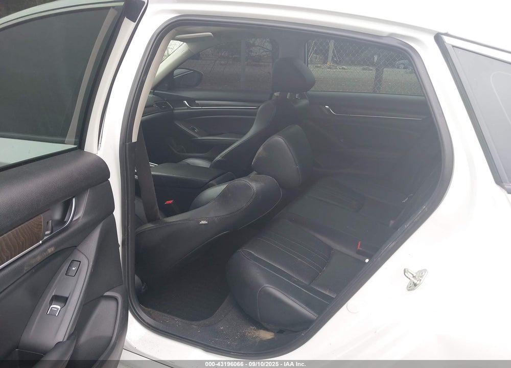 2018 HONDA ACCORD TOURING VIN: 1HGCV1F95JA029730
