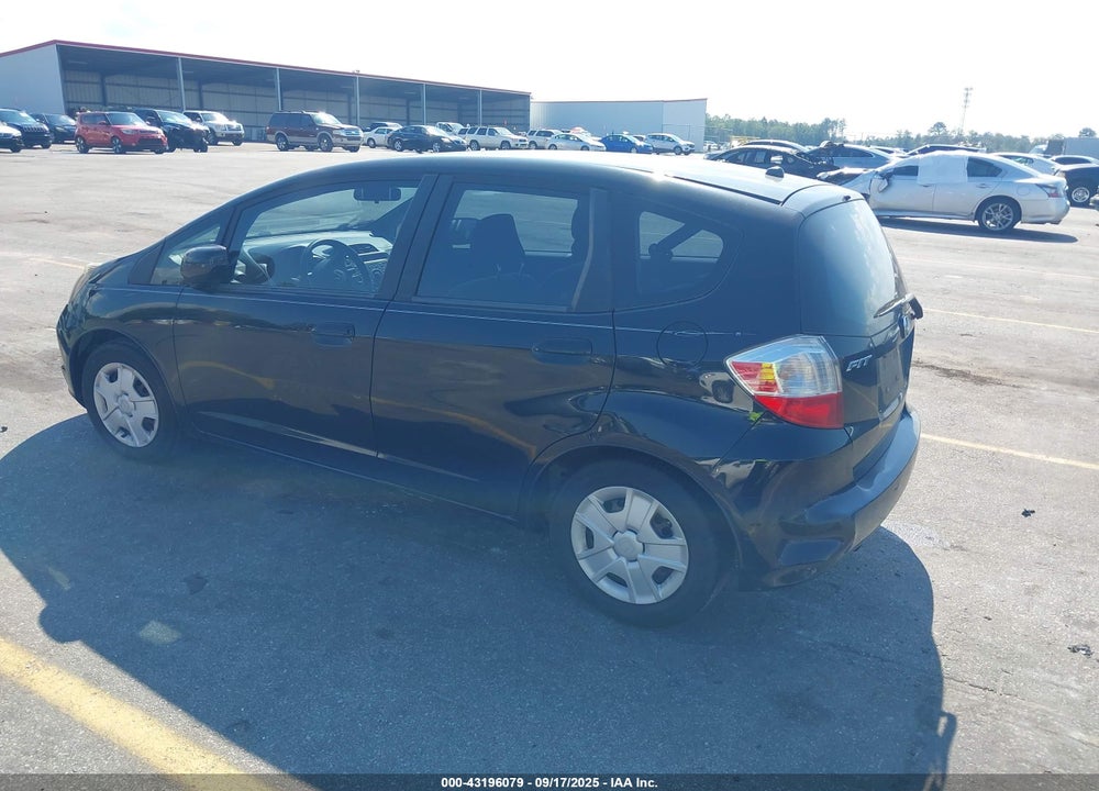 2013 HONDA FIT VIN: JHMGE8H31DC047148