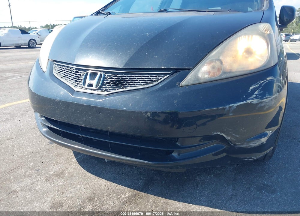 2013 HONDA FIT VIN: JHMGE8H31DC047148