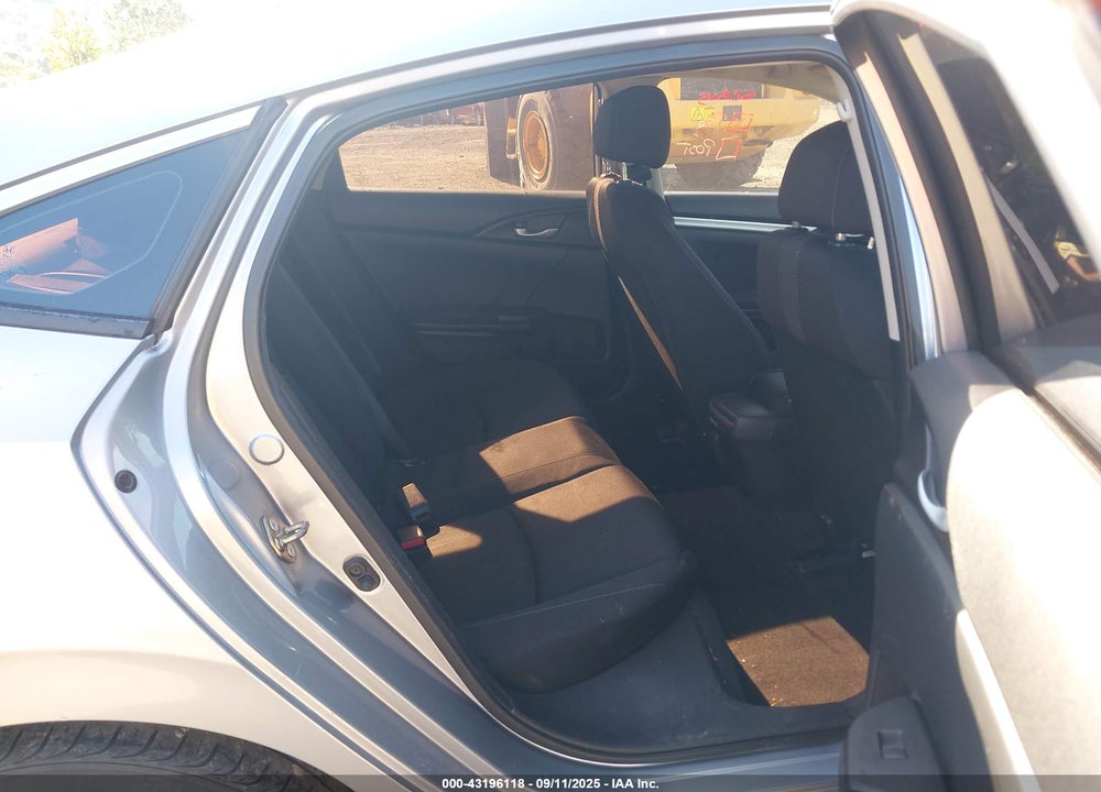 2017 HONDA CIVIC VIN: 19XFC2F58HE207822