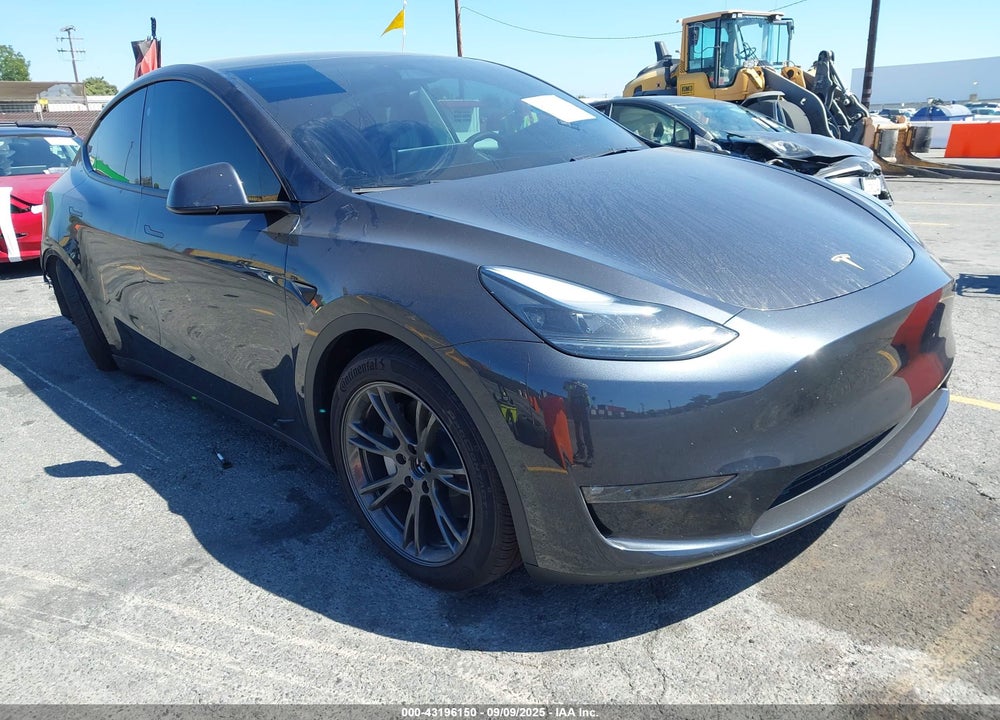 2024 TESLA MODEL Y LONG RANGE DUAL MOTOR ALL-WHEEL DRIVE VIN: 7SAYGAEE8RF211201