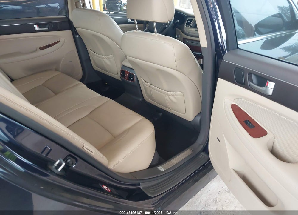2012 HYUNDAI GENESIS VIN: KMHGC4DD0CU154923