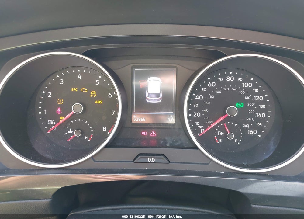 2018 VOLKSWAGEN TIGUAN VIN: 3VV0B7AXXJM107104