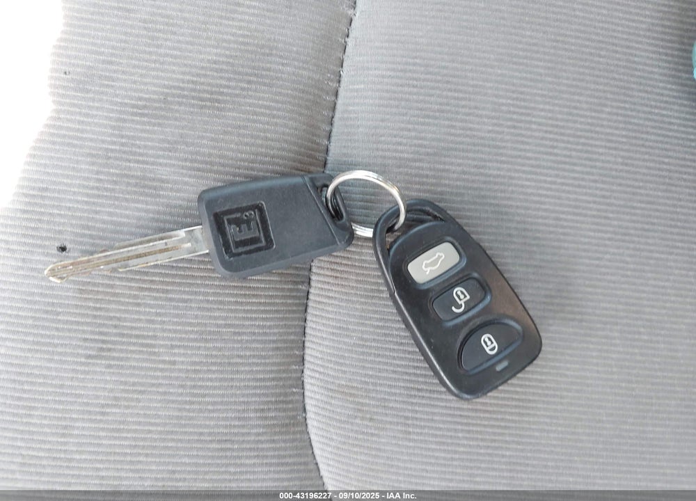 2018 HYUNDAI ELANTRA SE VIN: KMHD74LF1JU589523