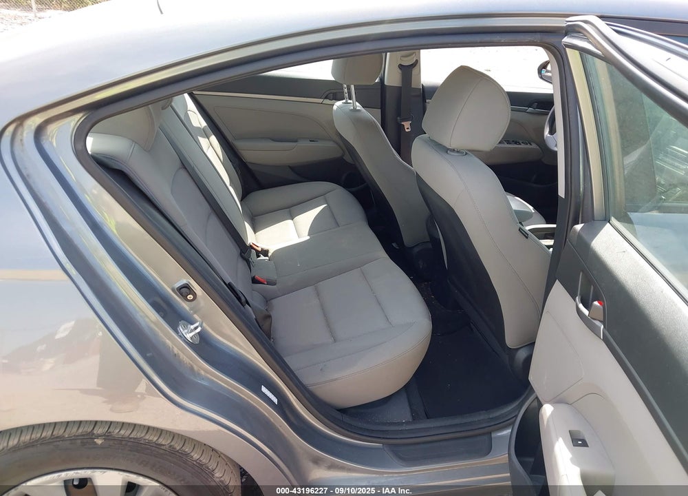 2018 HYUNDAI ELANTRA SE VIN: KMHD74LF1JU589523