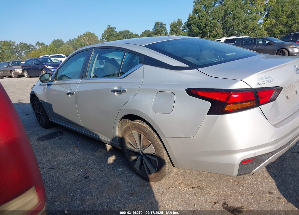 2022 NISSAN ALTIMA SV FWD VIN: 1N4BL4DV4NN384975