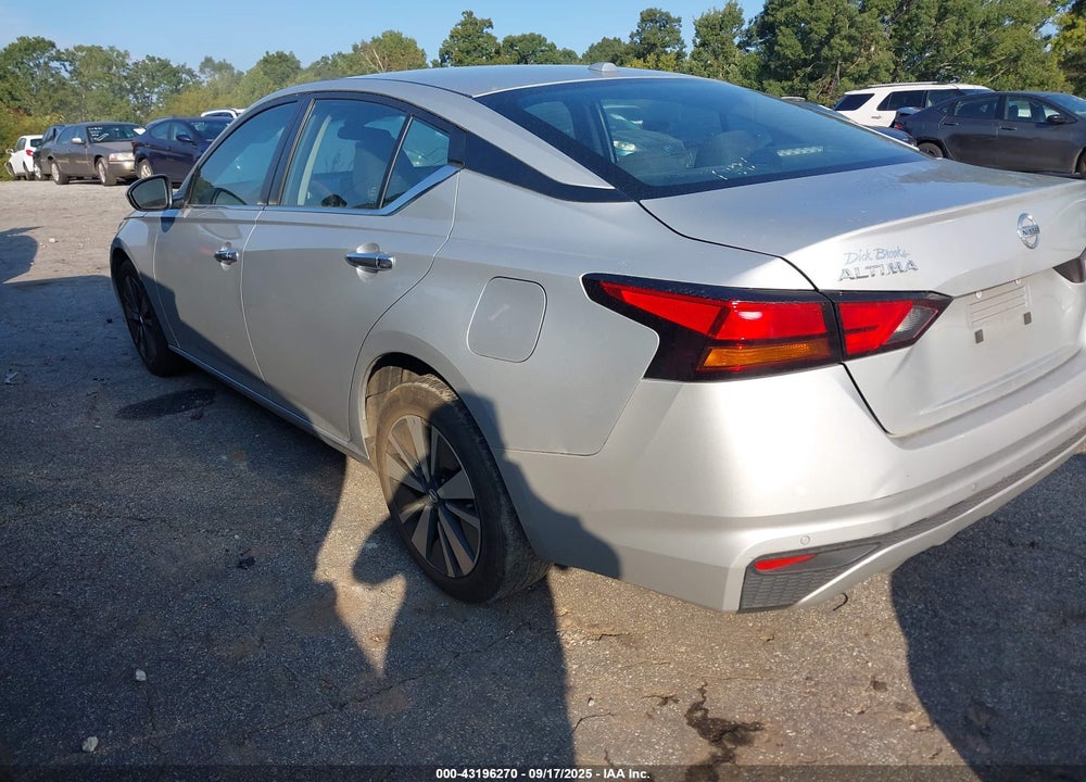 2022 NISSAN ALTIMA SV FWD VIN: 1N4BL4DV4NN384975