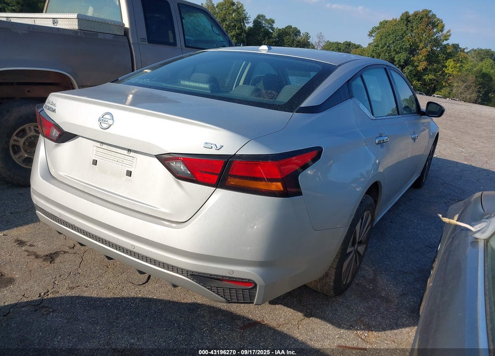 2022 NISSAN ALTIMA SV FWD VIN: 1N4BL4DV4NN384975
