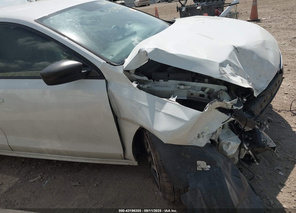 2015 VOLKSWAGEN JETTA VIN: 3VW2K7AJXFM241957