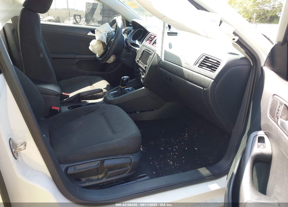 2015 VOLKSWAGEN JETTA VIN: 3VW2K7AJXFM241957