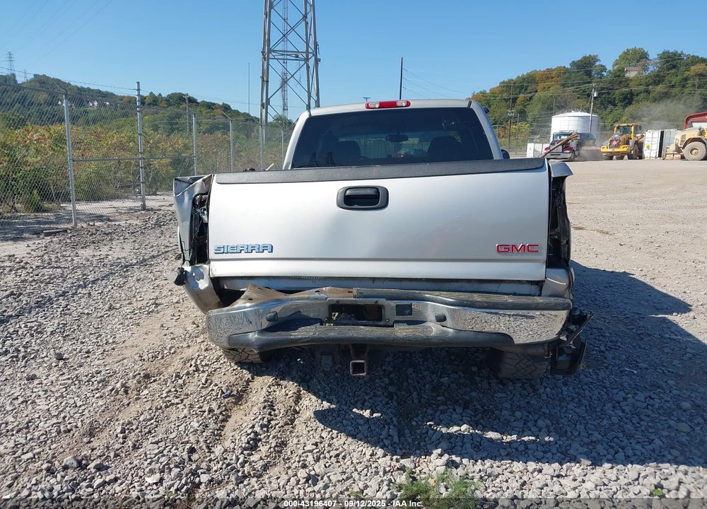 2005 GMC SIERRA 1500 SLE VIN: 2GTEK19B351344136