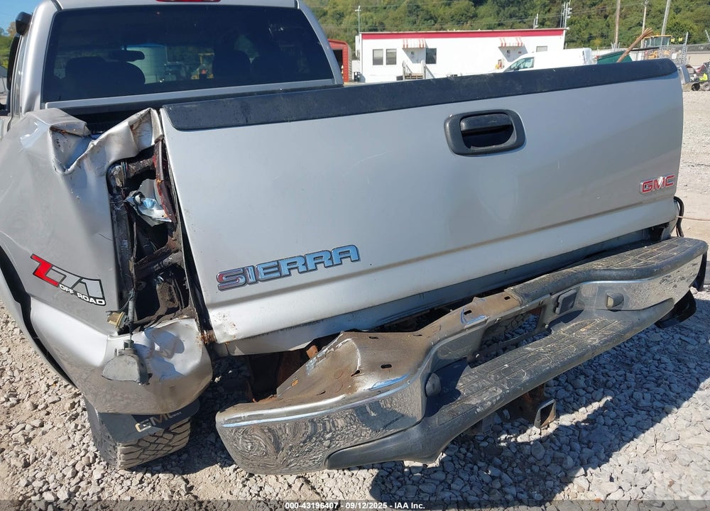2005 GMC SIERRA 1500 SLE VIN: 2GTEK19B351344136