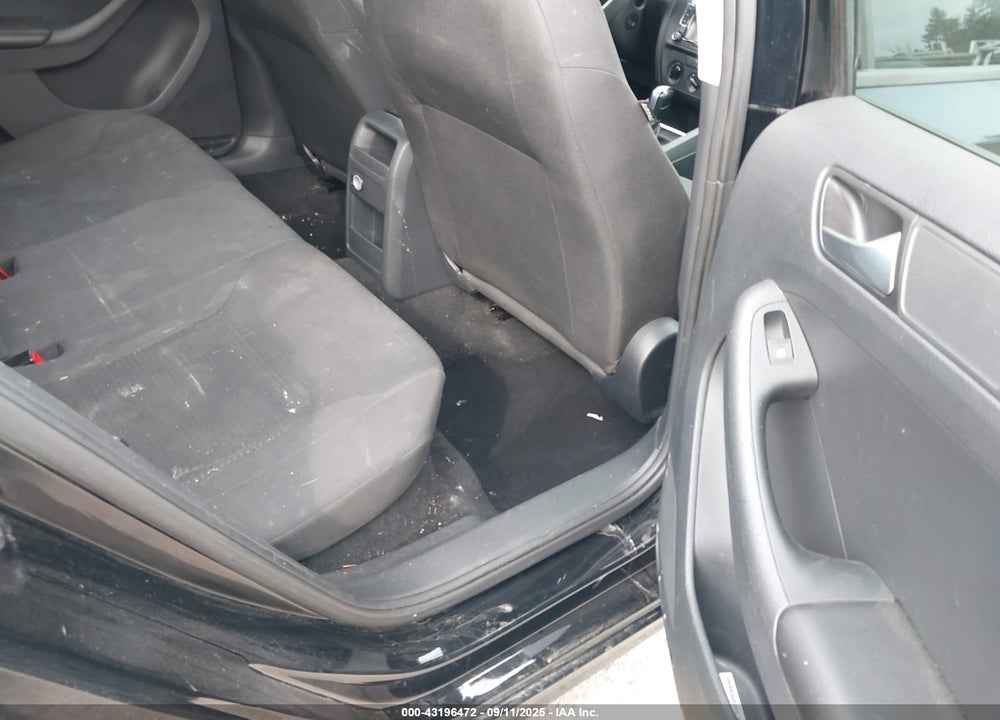 2015 VOLKSWAGEN JETTA 2.0L S VIN: 3VW2K7AJ4FM203897