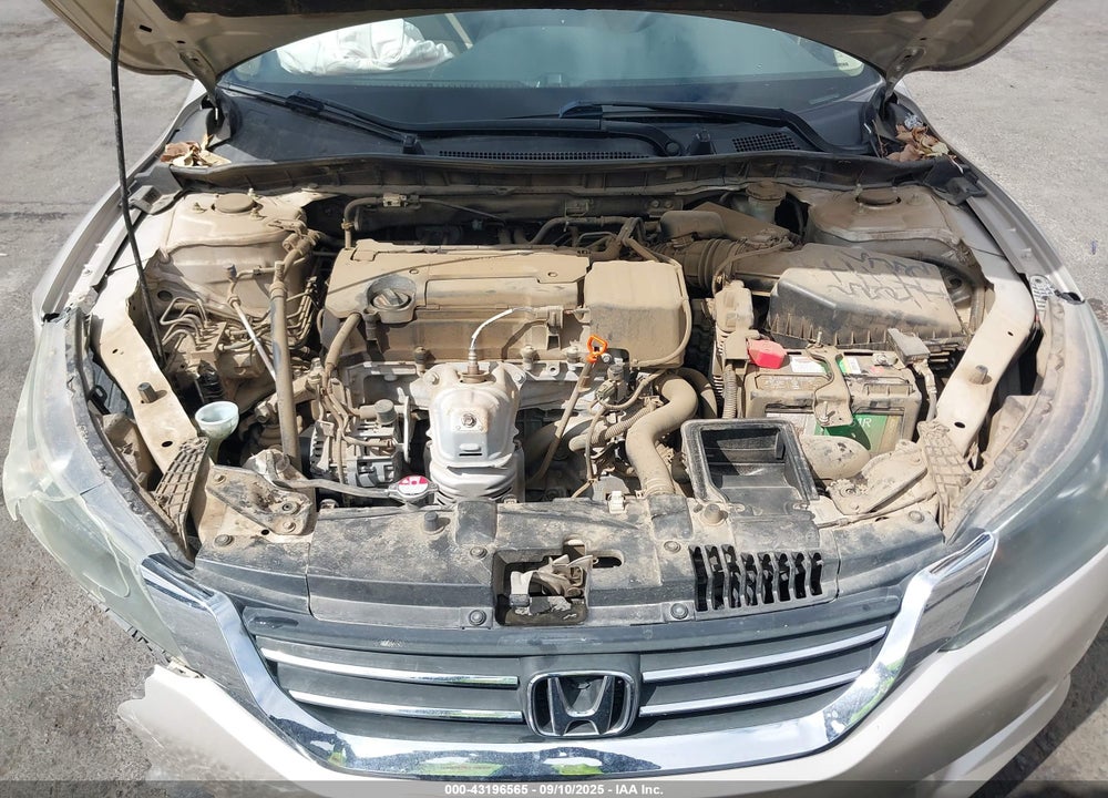 2015 HONDA ACCORD VIN: 1HGCR2F39FA043823