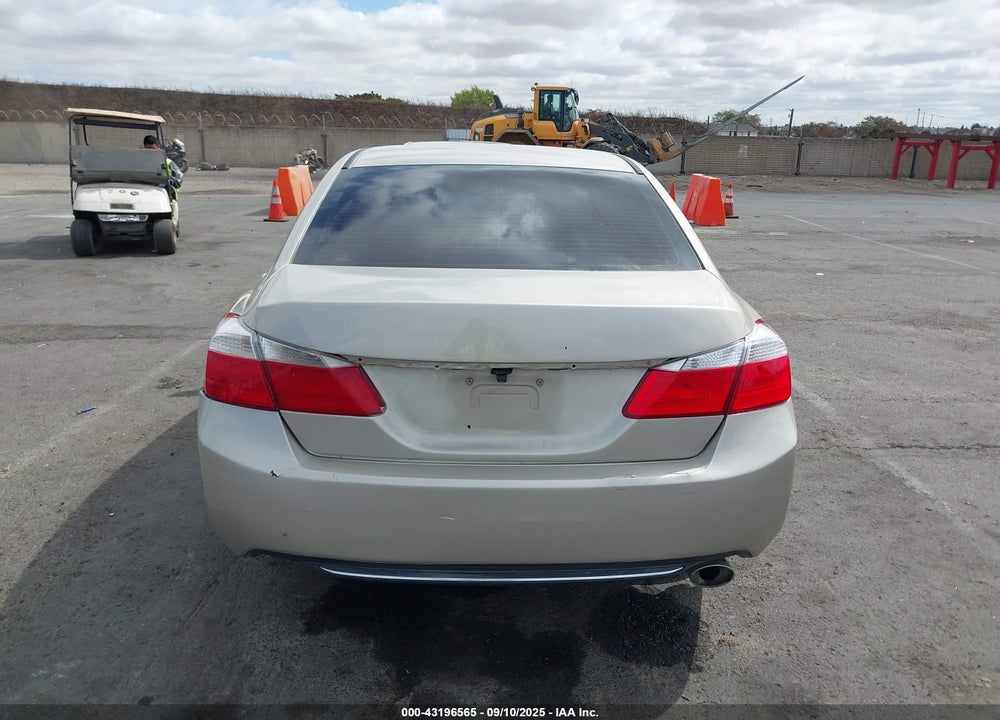 2015 HONDA ACCORD VIN: 1HGCR2F39FA043823