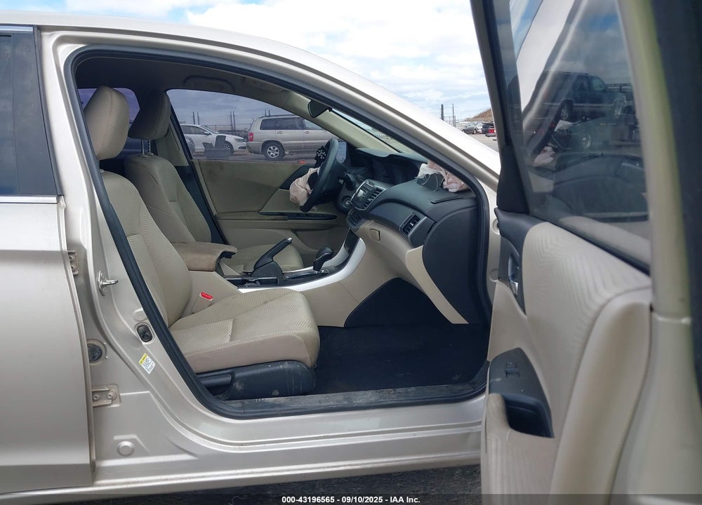 2015 HONDA ACCORD VIN: 1HGCR2F39FA043823