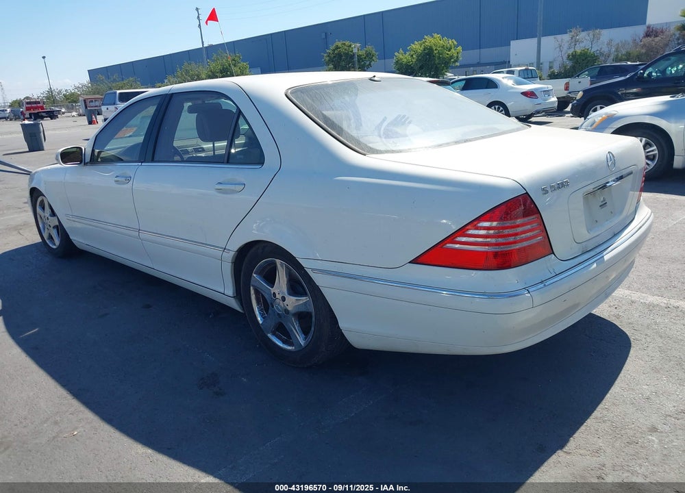 2005 MERCEDES-BENZ S 500 VIN: WDBNG75J95A443419