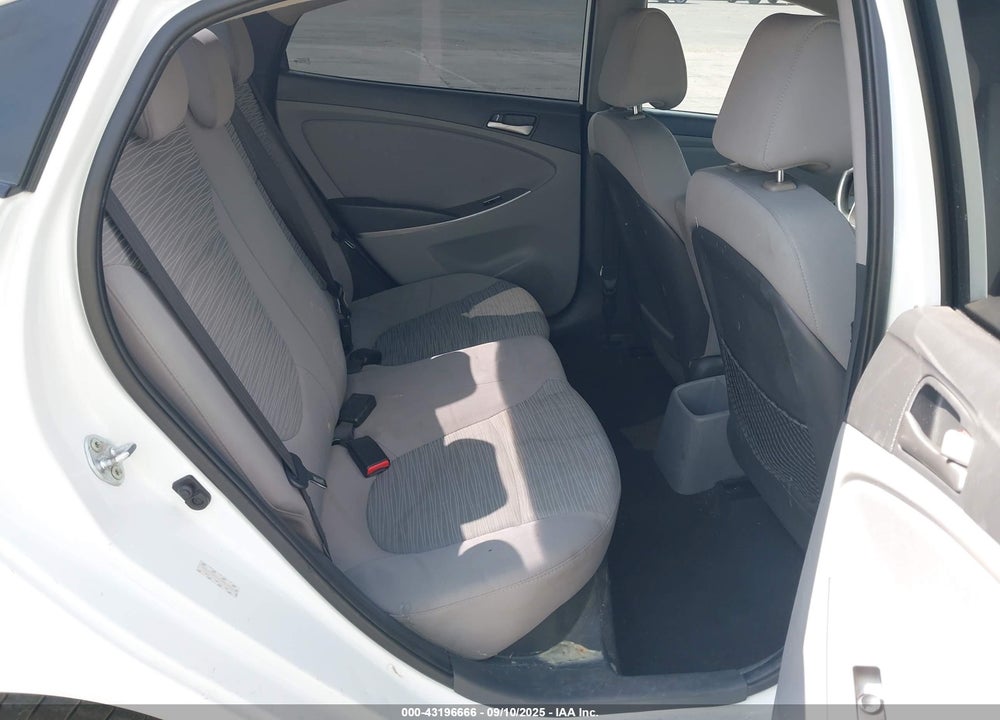2015 HYUNDAI ACCENT VIN: KMHCT4AE1FU831266