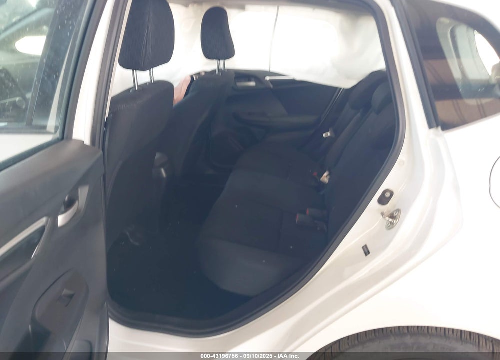 2015 HONDA FIT VIN: 3HGGK5H50FM721058
