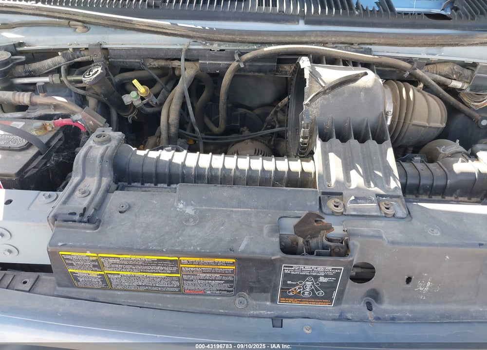 2000 FORD E-350 SUPER DUTY XL/XLT VIN: 1FBSS31L1YHB59138