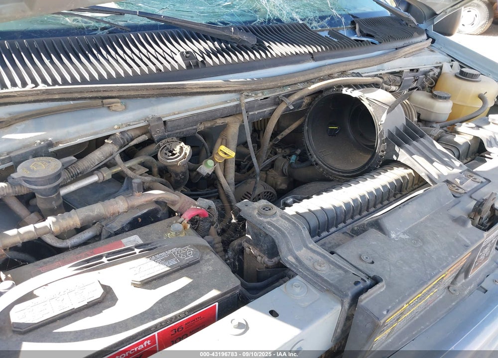 2000 FORD E-350 SUPER DUTY XL/XLT VIN: 1FBSS31L1YHB59138