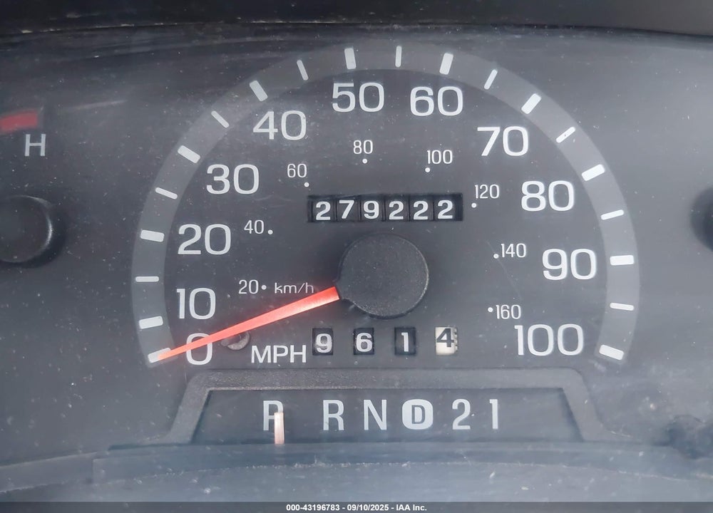 2000 FORD E-350 SUPER DUTY XL/XLT VIN: 1FBSS31L1YHB59138