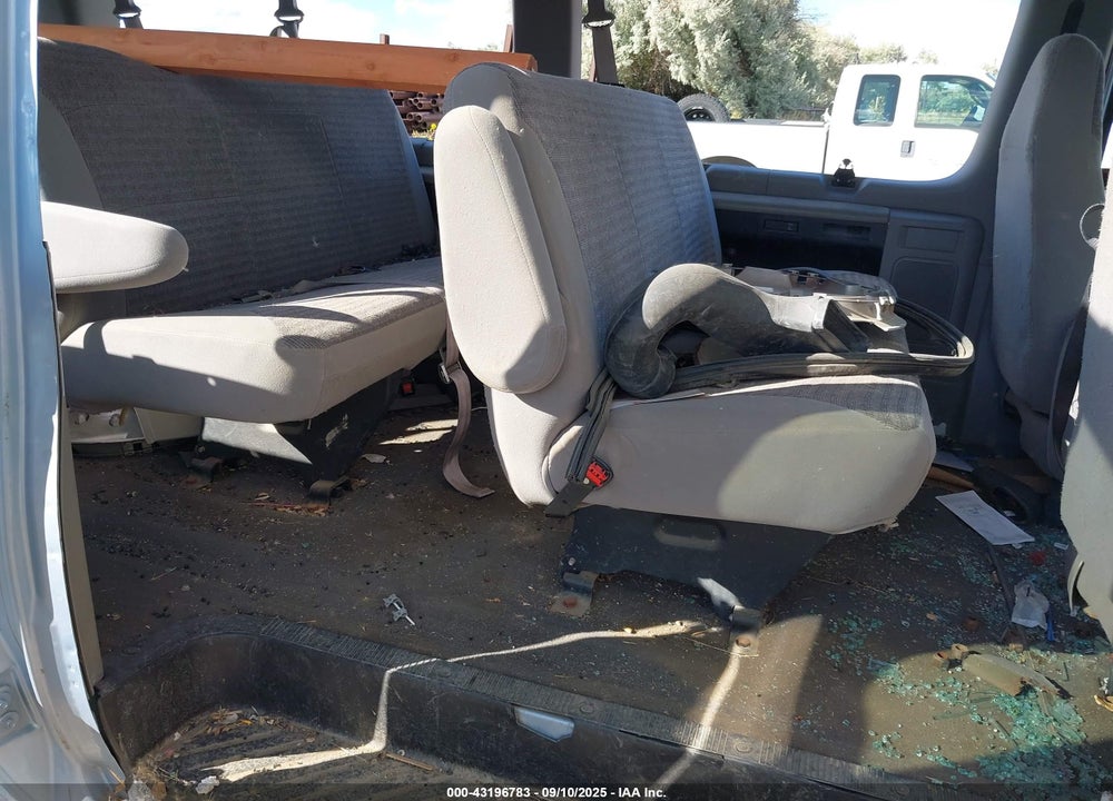 2000 FORD E-350 SUPER DUTY XL/XLT VIN: 1FBSS31L1YHB59138